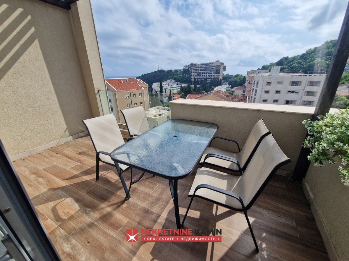 Two-Bedroom Apartment with Three Terraces and Two Bathrooms, Bečići, Budva